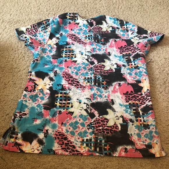 Scrub Top - Picture 3 of 3